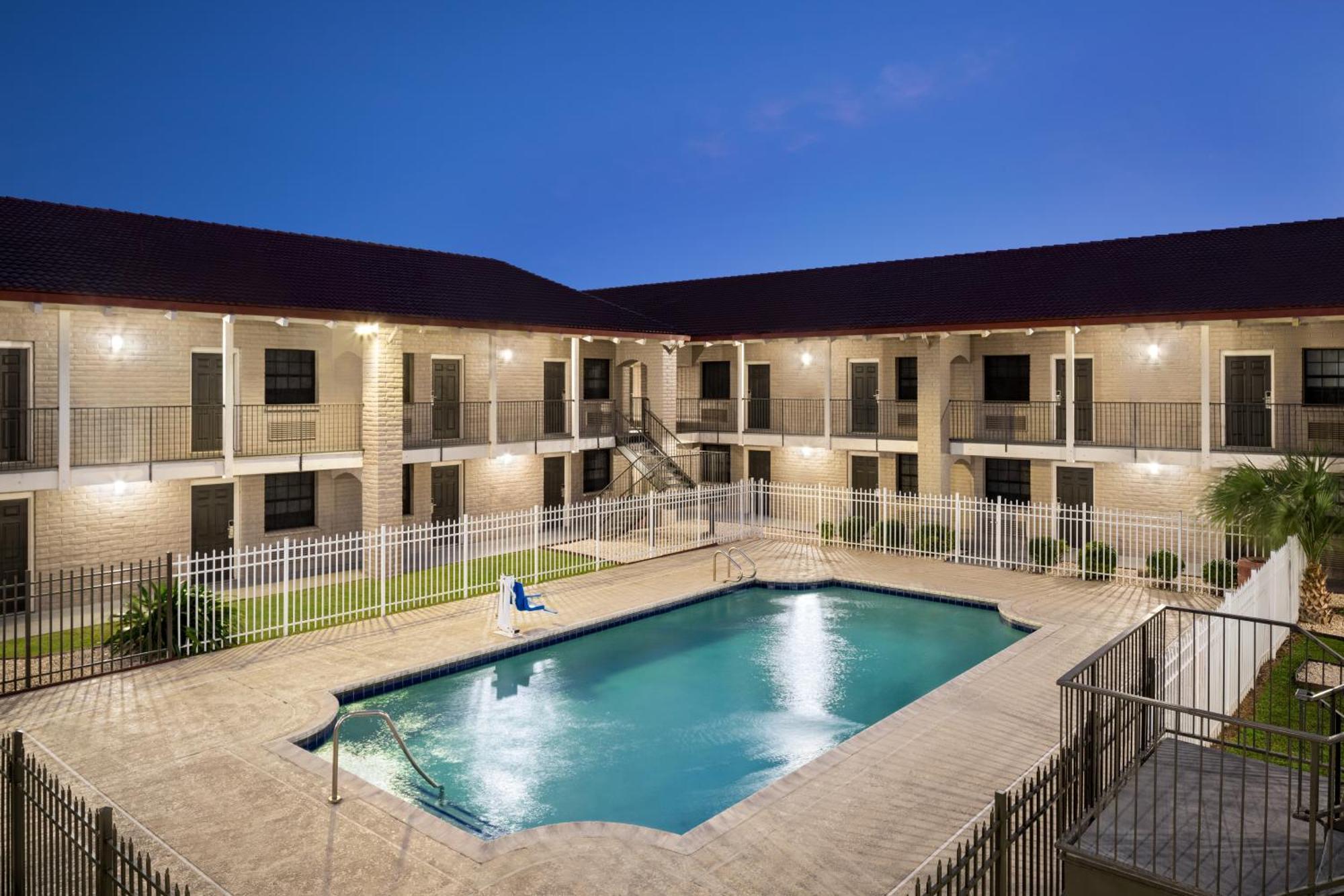 La Quinta Inn By Wyndham Victoria Eksteriør bilde